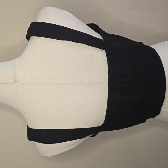 Banana Republic Linen Blend Sweetheart Crop Top Pleated Summer Staple Minimalist - Picture 4 of 9